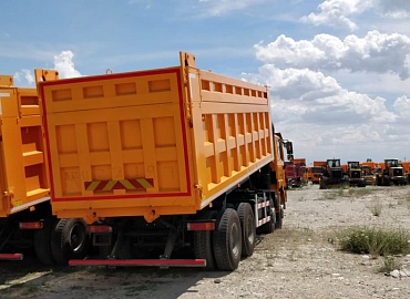 Самосвал Shacman 8x4 F3000 SX3318DT366 - фото 2